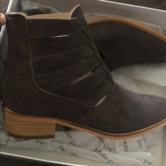 NEW ARider Girl Booties Brown 8.5 - Picture 3 of 3